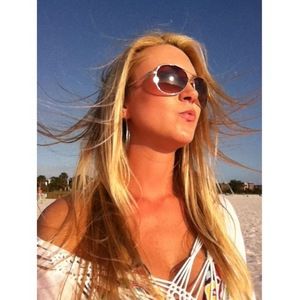 Meet your Posher, Abbi